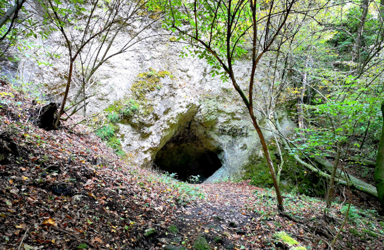 Hölgykő Vára, Hungary